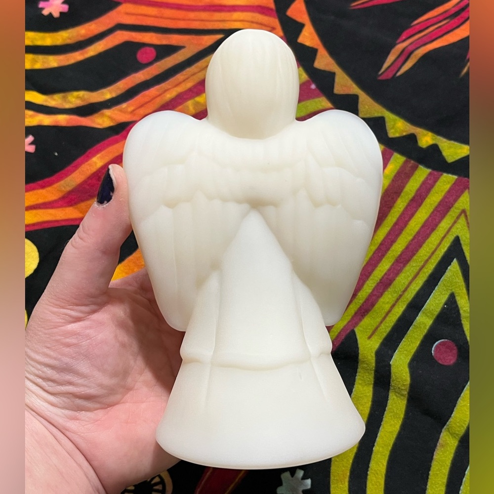 Fenton Signed Hand-painted Ivory White Satin Glass 6” Praying Angel Figurine - Picture 5 of 8